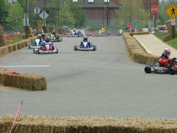 Action at the 4th turn 07 Grand Prix